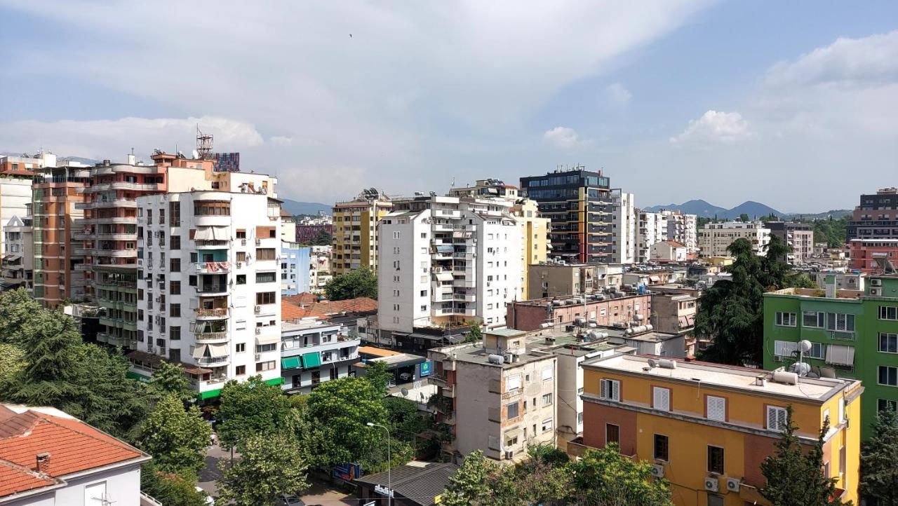 Spacious Family-Friendly Apartment In The Heart Of Bllok Tirana Exterior photo