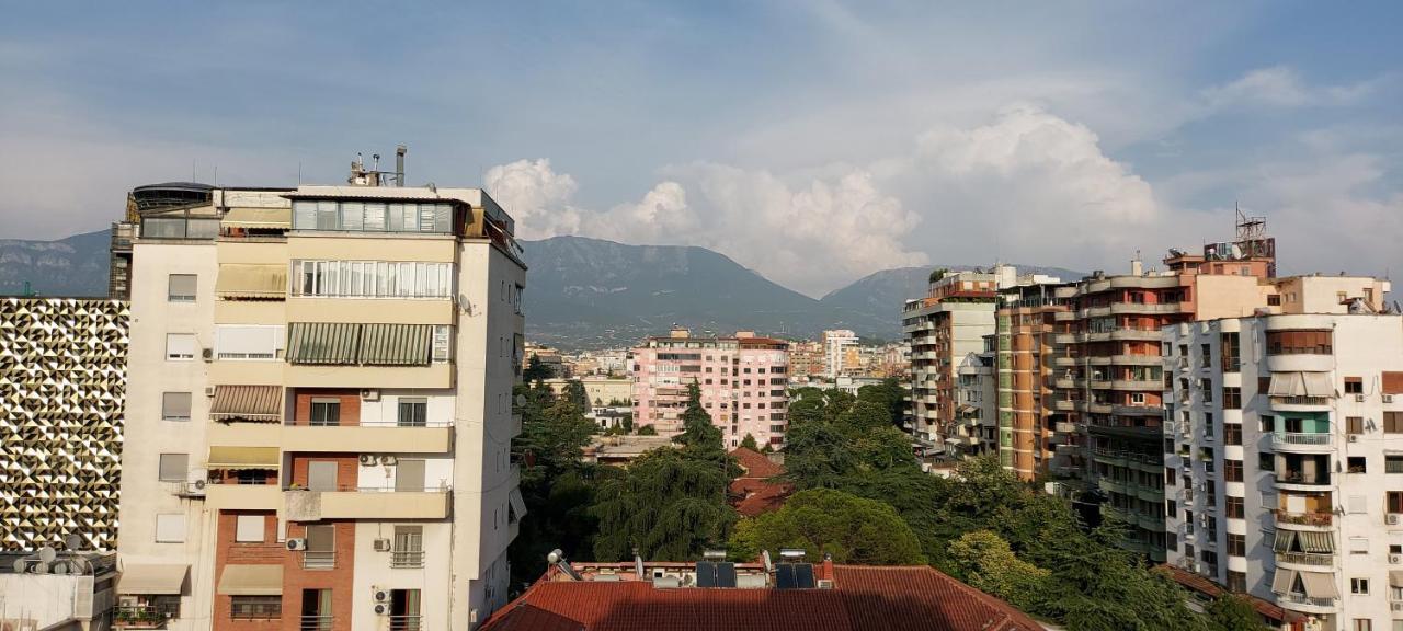 Spacious Family-Friendly Apartment In The Heart Of Bllok Tirana Exterior photo